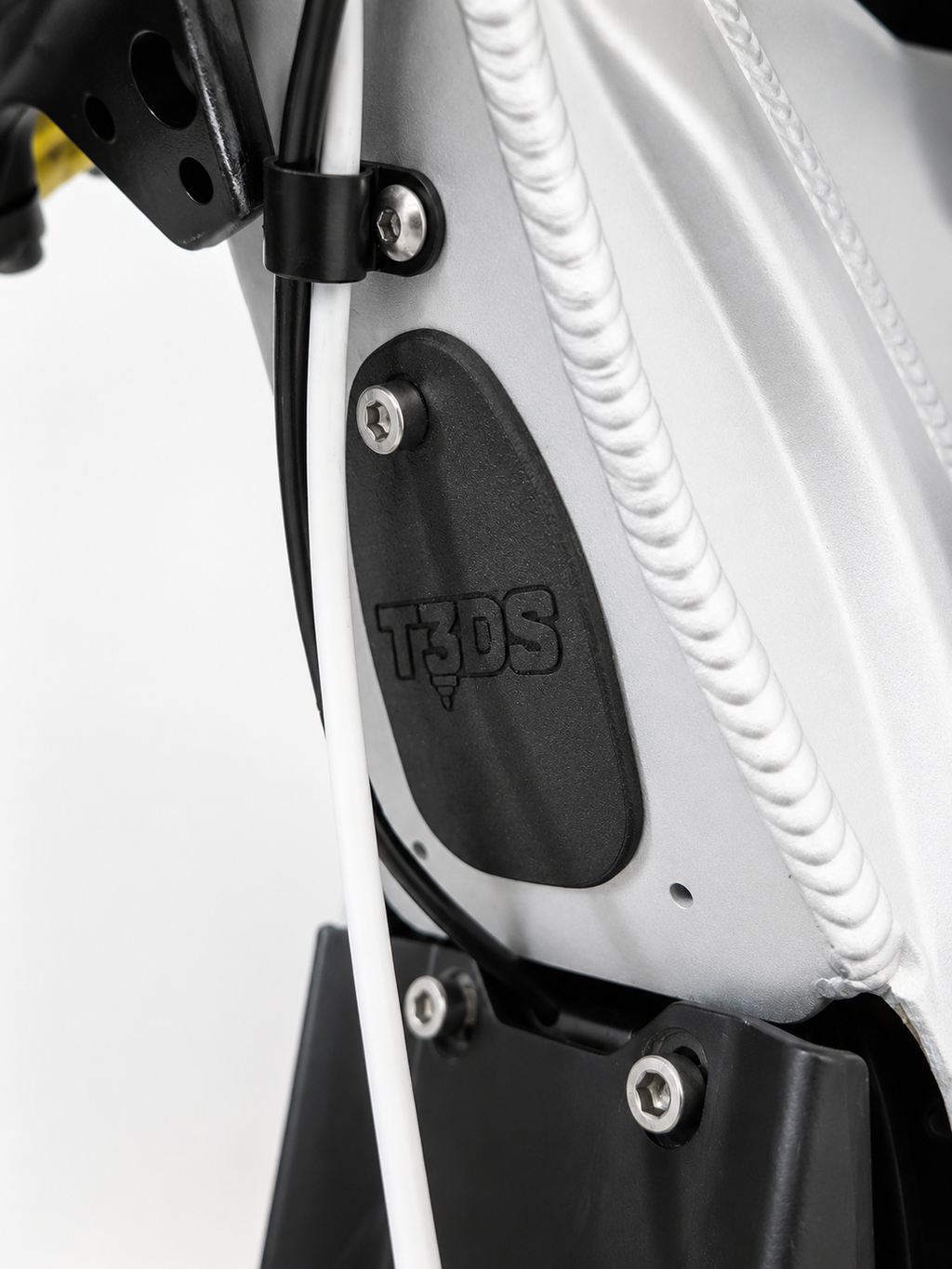 Bouchon de cadre anti-poussière avec support AirTag – Sur-Ron Light Bee