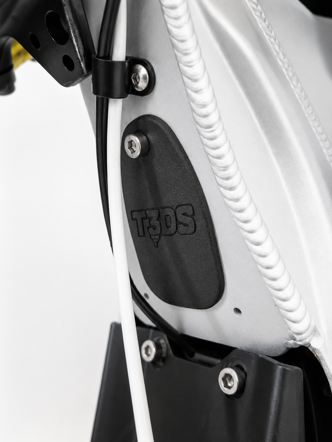 Bouchon de cadre anti-poussière avec support AirTag – Sur-Ron Light Bee